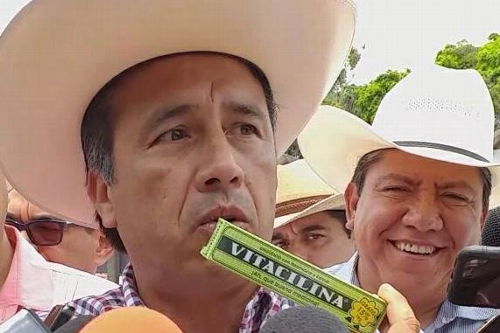 Imagen Gobernador le ofrece a Yunes Linares ponerse vitacilina para el ardor