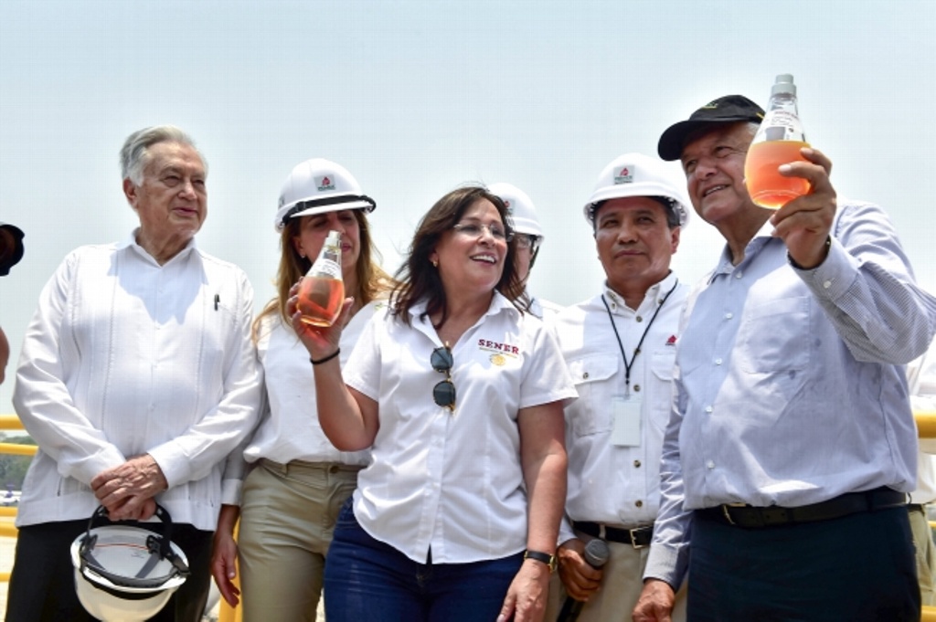 Imagen Pemex será otra vez palanca del desarrollo nacional en 2022: AMLO
