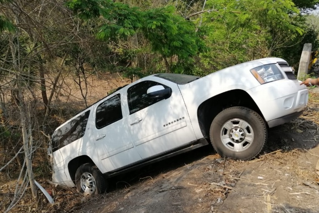 Imagen Se accidenta ayudantía de AMLO en carretera Tierra Blanca-Barahúnda, Veracruz 