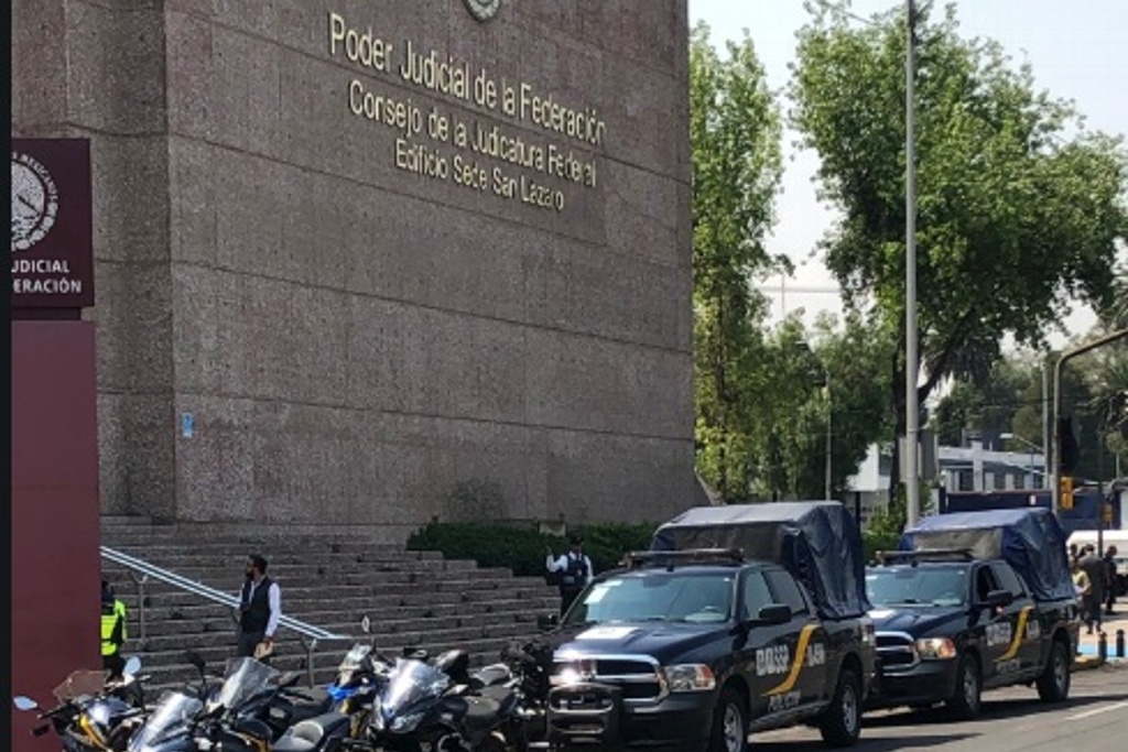 Imagen Desalojan Palacio de Justicia Federal en CDMX por presunta bomba (+video)