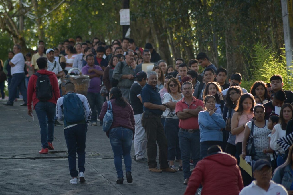 Imagen Presentan examen a UV 45 mil estudiantes, en Xalapa