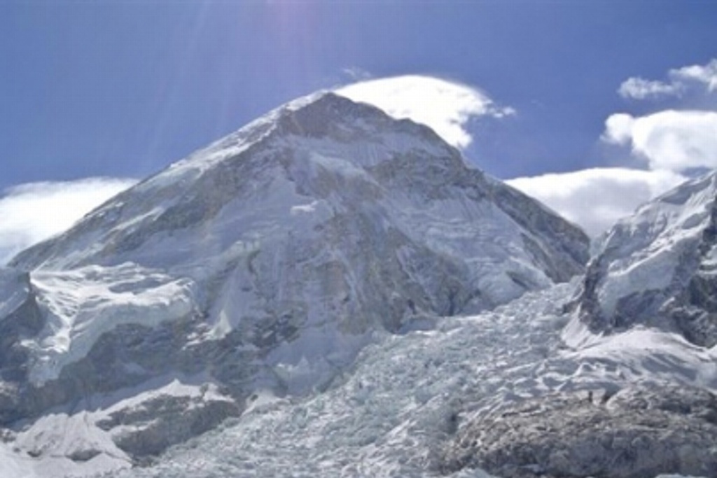 Imagen Aumenta a 20 cifra de muertos en montañas del Himalaya