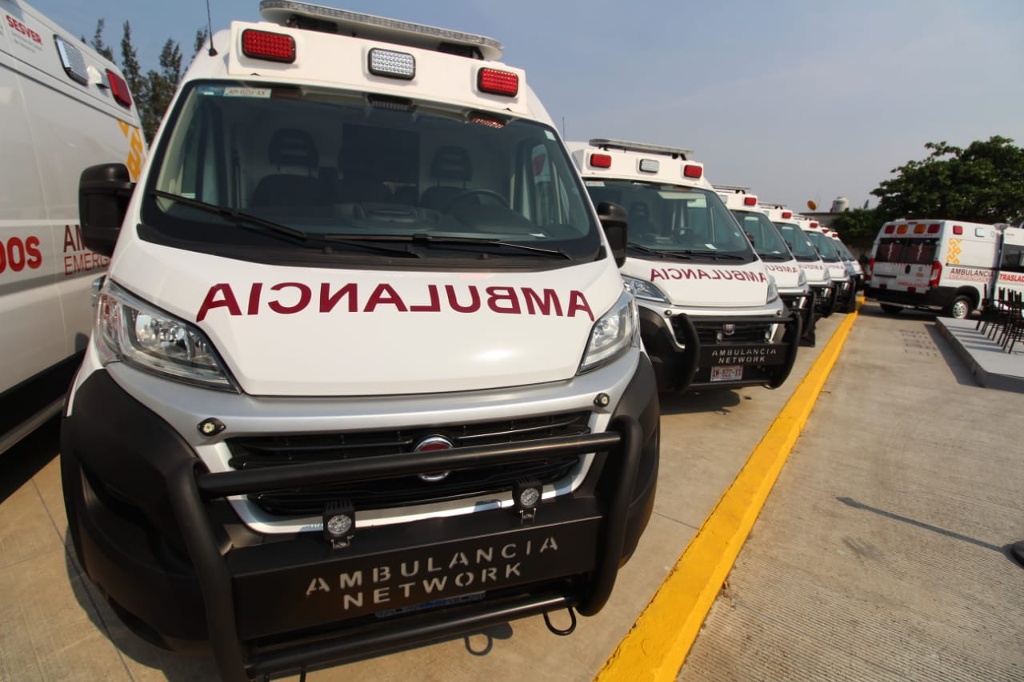 Imagen Ambulancias no fueron compradas a empresarios de Veracruz, piden ser tomados en cuenta 