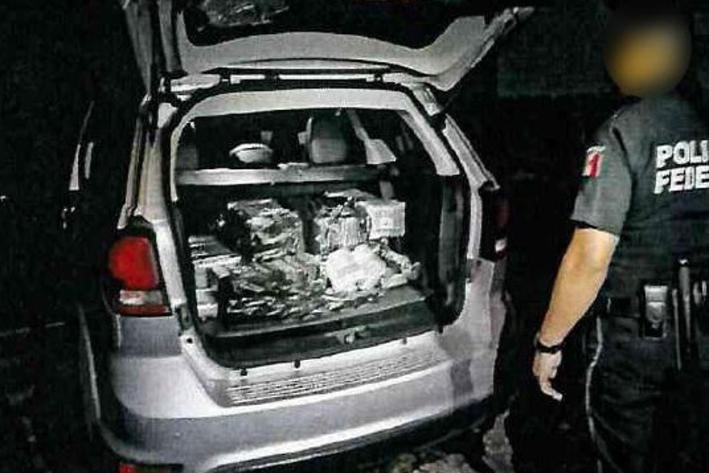 Imagen Aseguran casi 300 kilos de aparente cocaína en Quintana Roo