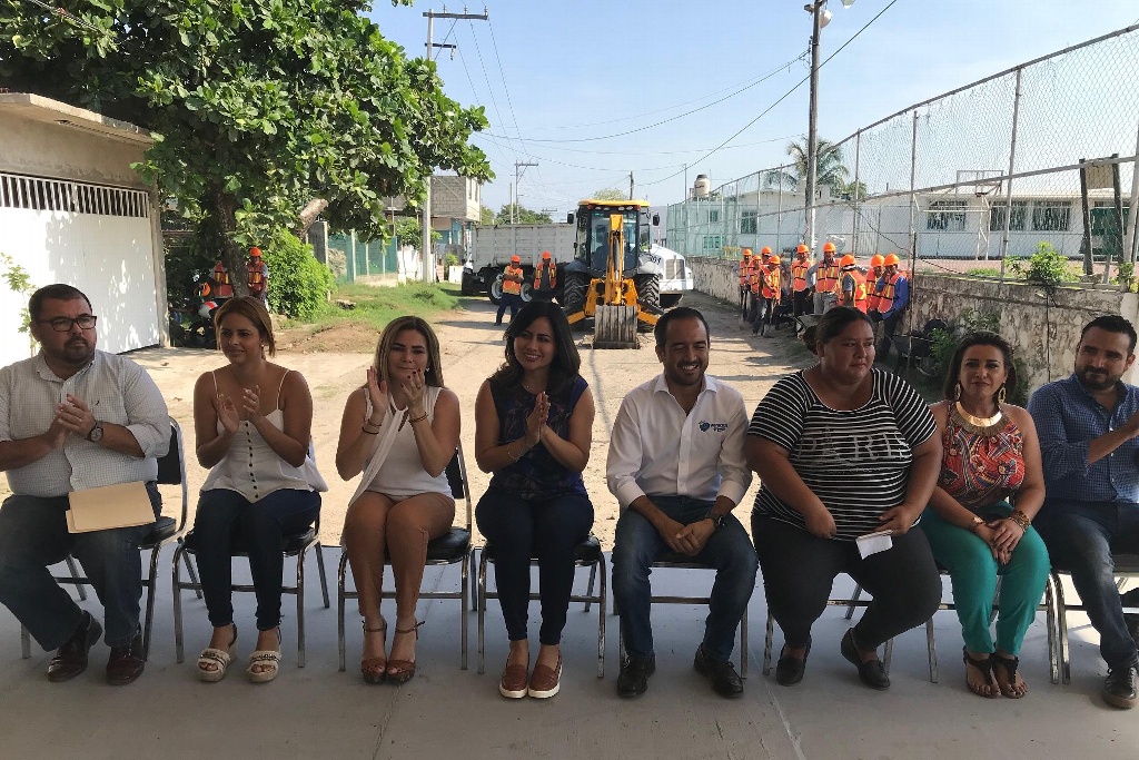 Imagen Denuncia alcalde de Veracruz falta de líquido para fumigar en colonias