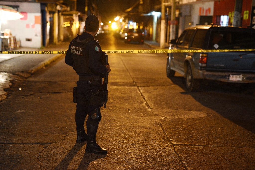 Imagen Ante ola de violencia en Xalapa, ciudadanos buscan conformar autodefensas: Regidor