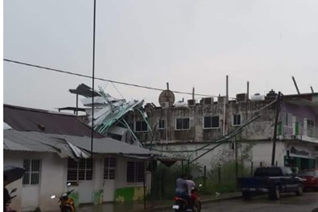 Imagen Más de 40 viviendas destechadas dejan lluvias y vientos registrados en Tres Valles, Veracruz