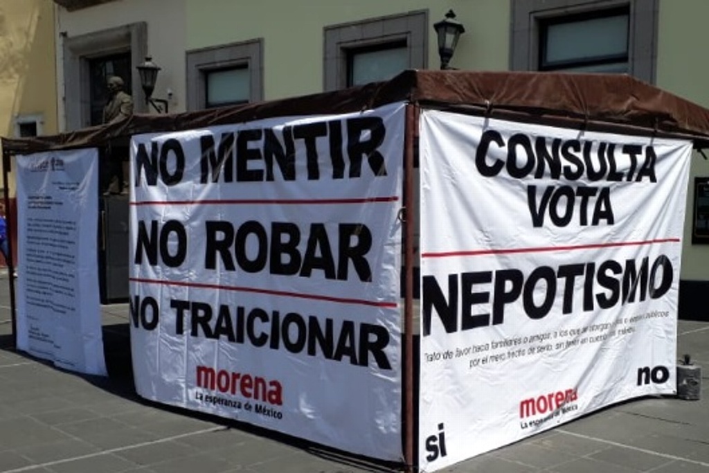 Imagen Militantes de Morena se manifiestan contra presunto nepotismo del gobierno de Veracruz