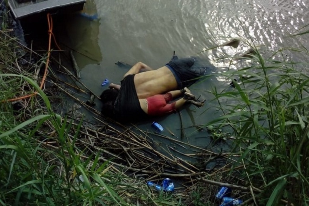 Imagen Me dio una enorme tristeza hacer la foto de salvadoreños ahogados: Abraham Pineda