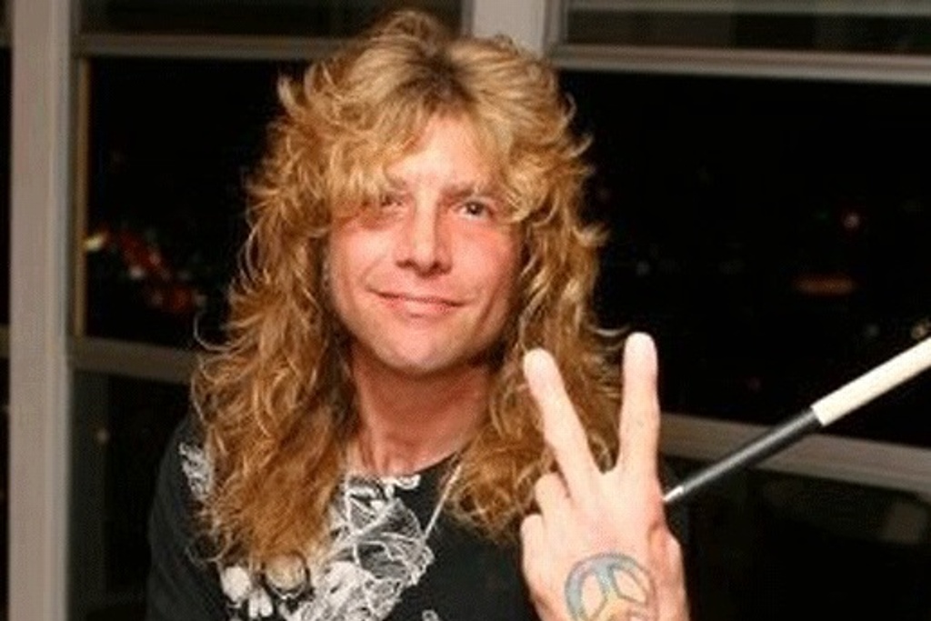 Imagen Hospitalizan a ex baterista de Guns N' Roses tras intento de suicidio