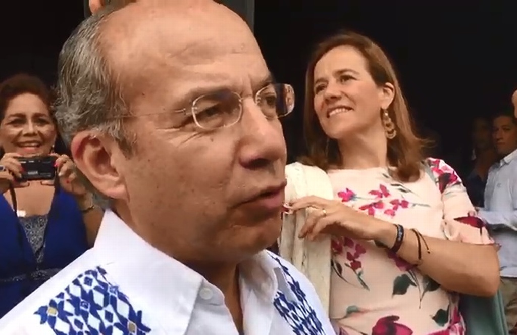 Imagen Expresidente Felipe Calderón y su esposa asisten a boda en Catedral de Veracruz (+fotos)