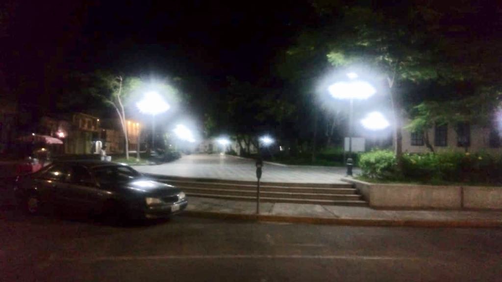 Imagen El parque Ciriáco Vázquez de Veracruz ya fue iluminado: Alumbrado Público 