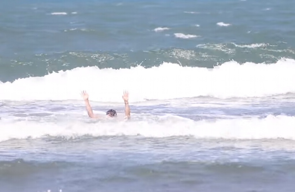 Imagen Youtuber finge ahogarse en playa de Boca del Río, Veracruz