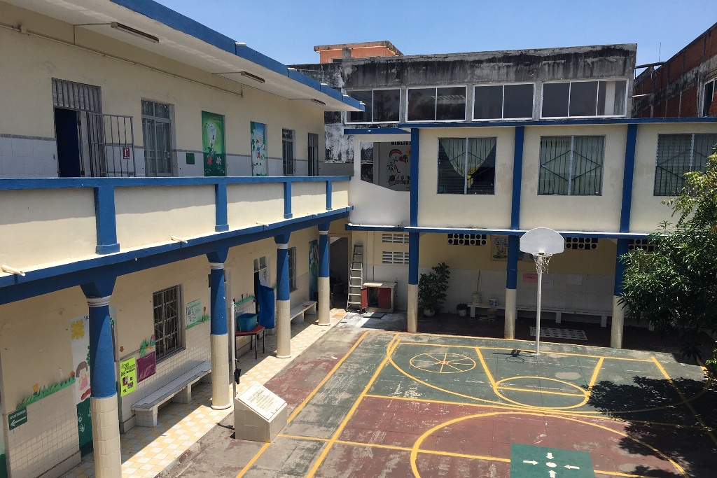 Imagen Inicia temporada vacacional y roban una escuela en Veracruz 