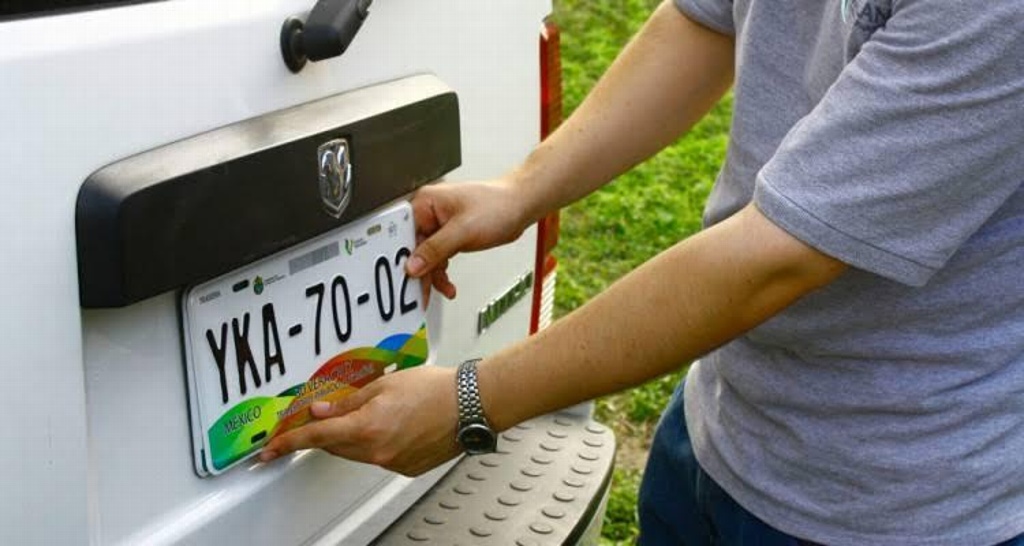 Imagen No hay Reemplacamiento sólo cambio de imagen de placas de autos en Veracruz: Sefiplan