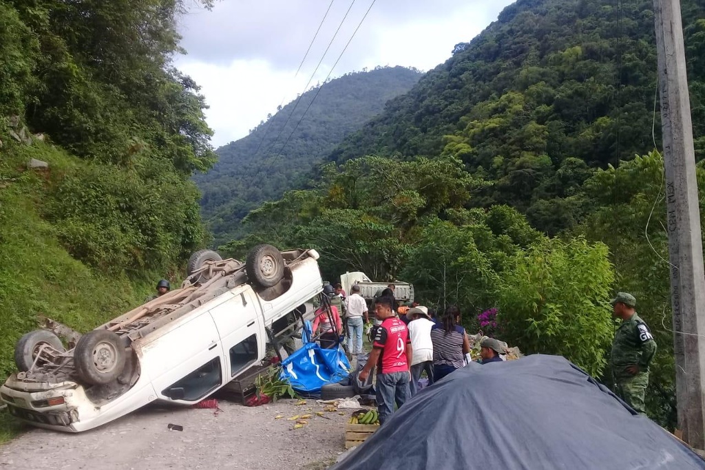 Imagen Taxista ebrio ocasiona accidente en Zongolica, Veracruz; hay 12 heridos 