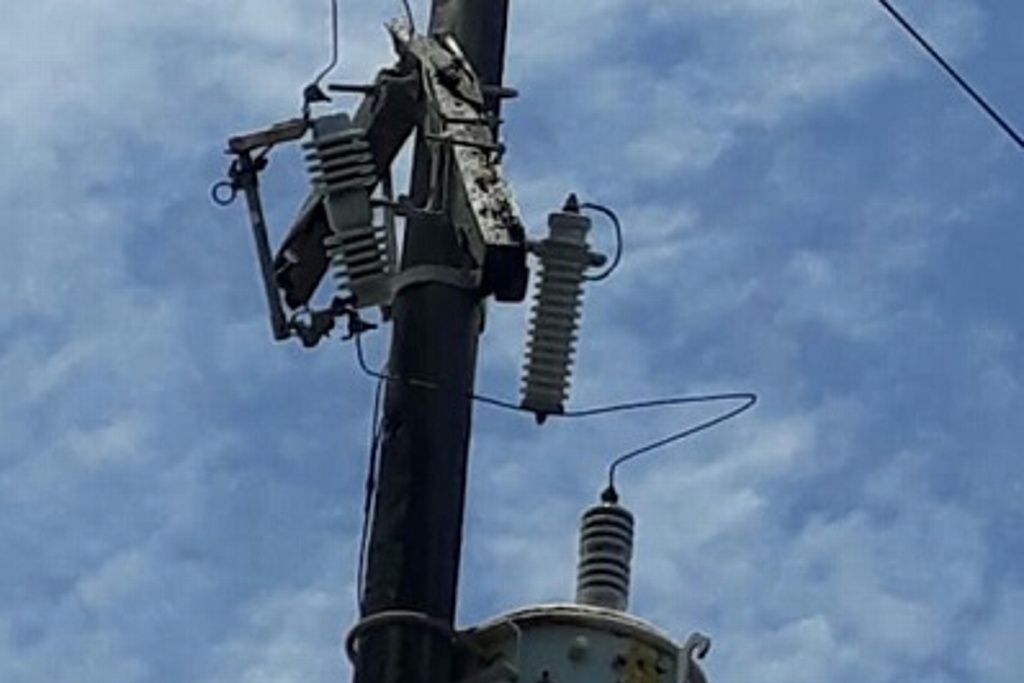 Imagen Explota transformador y se quedan sin energía eléctrica en Predio III de Veracruz 