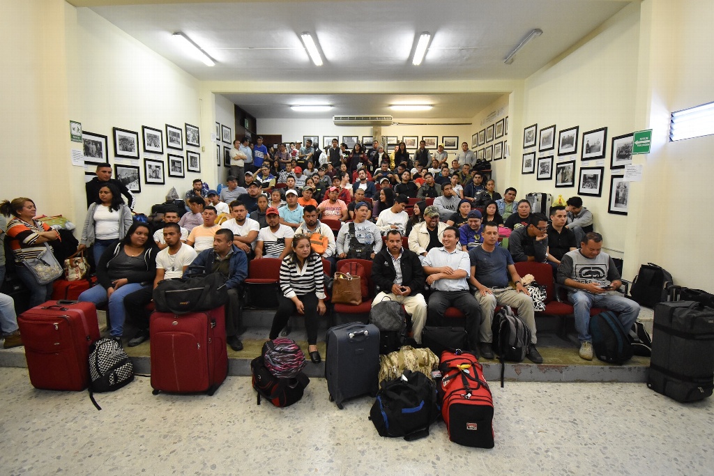 Imagen Por falta de empleo, parten 260 veracruzanos a laborar a Tijuana