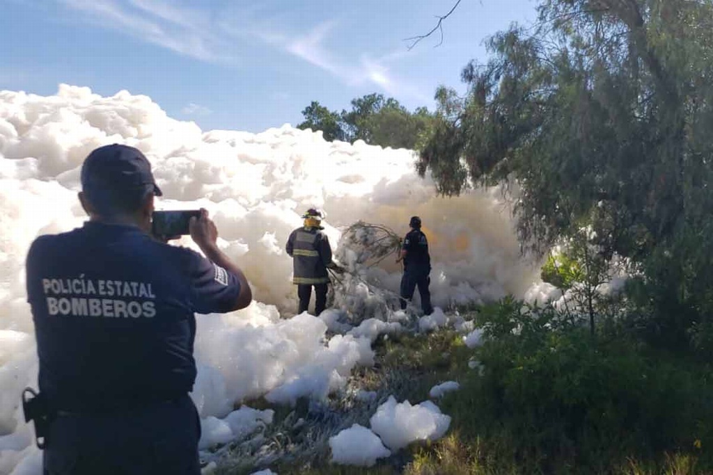 Imagen Nube de espuma tóxica se traga a hombre en Puebla