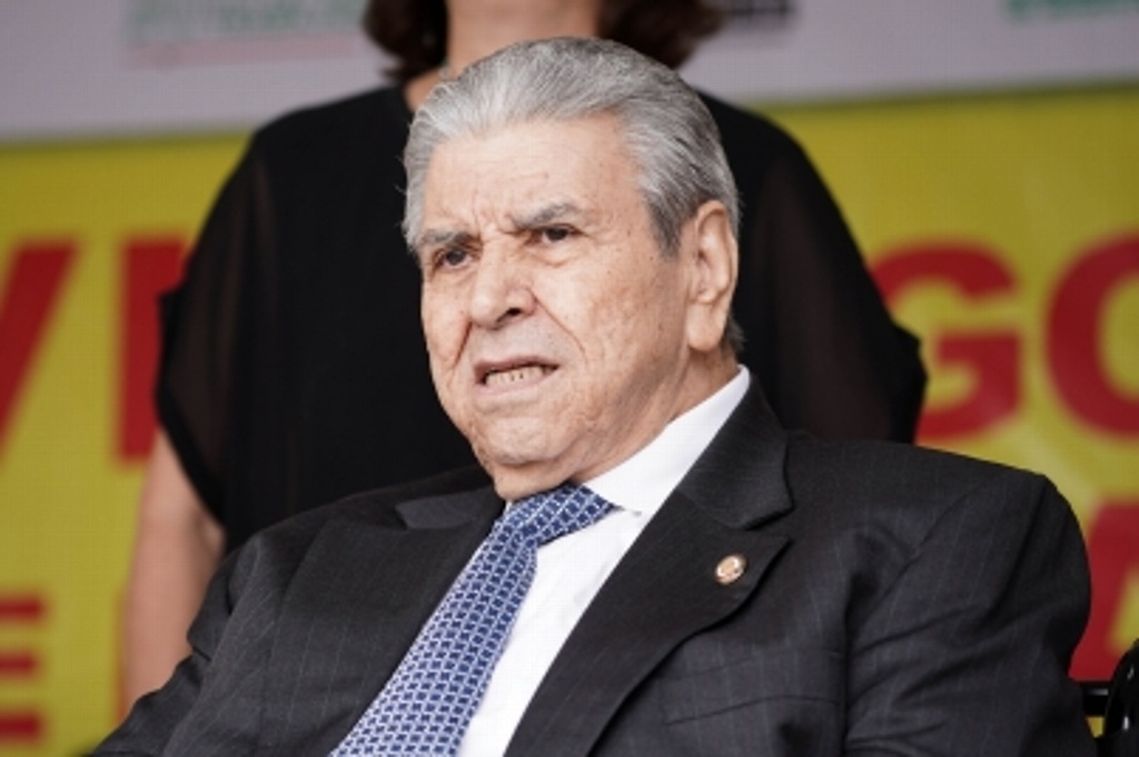 Se confrontan Aceves del Olmo y líder ferrocarrilero en Parlamento