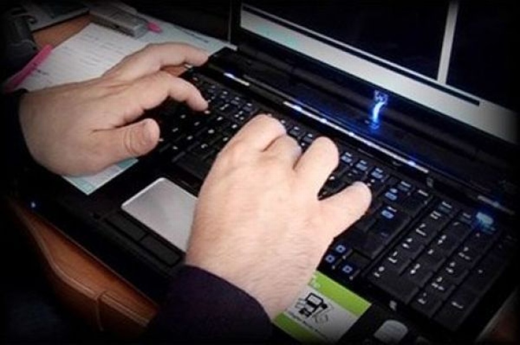 Imagen ¿Quién sabe que miras porno en Internet?