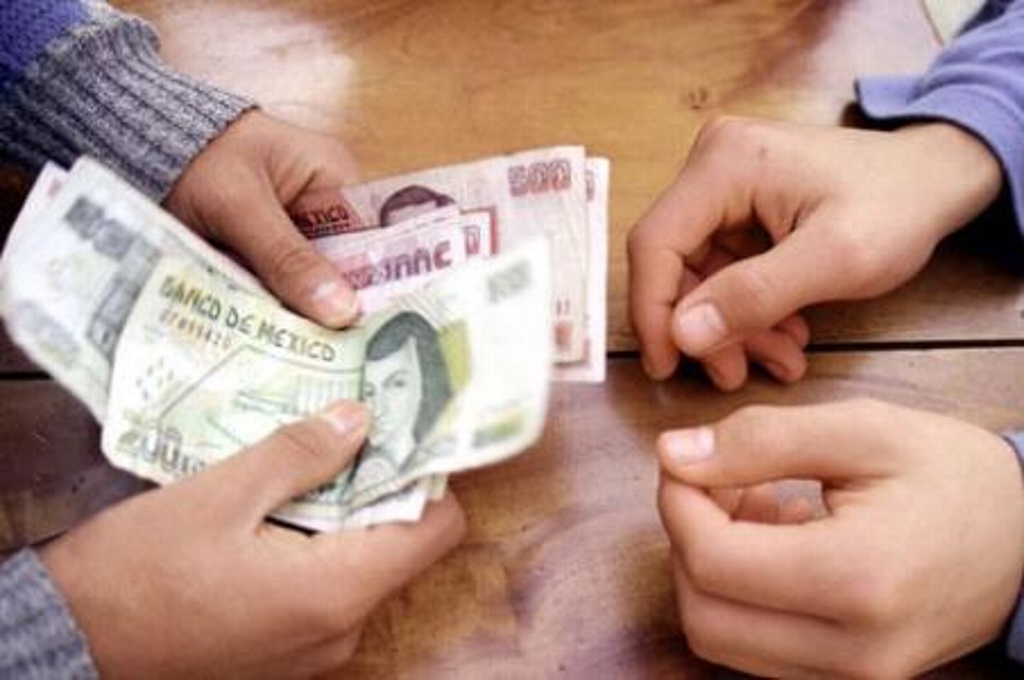 Imagen Disminuye 4% ingreso de hogares mexicanos; más pobres reciben 101 pesos al día: INEGI