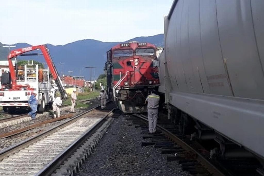 Imagen Chocan dos trenes en Río Blanco, Veracruz
