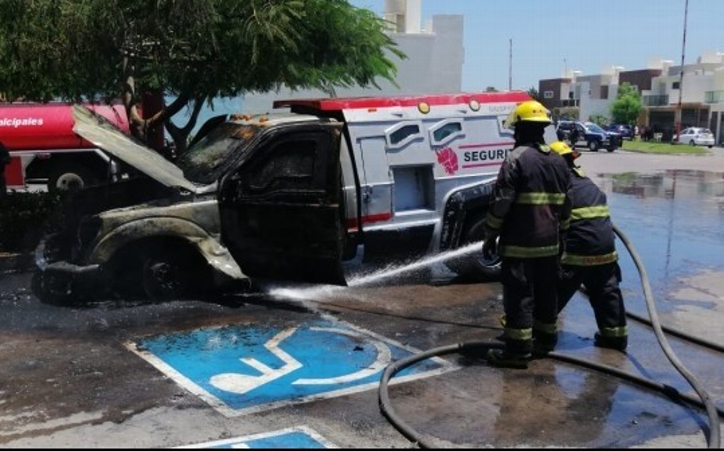 Imagen Se incendia camioneta de valores en Veracruz 