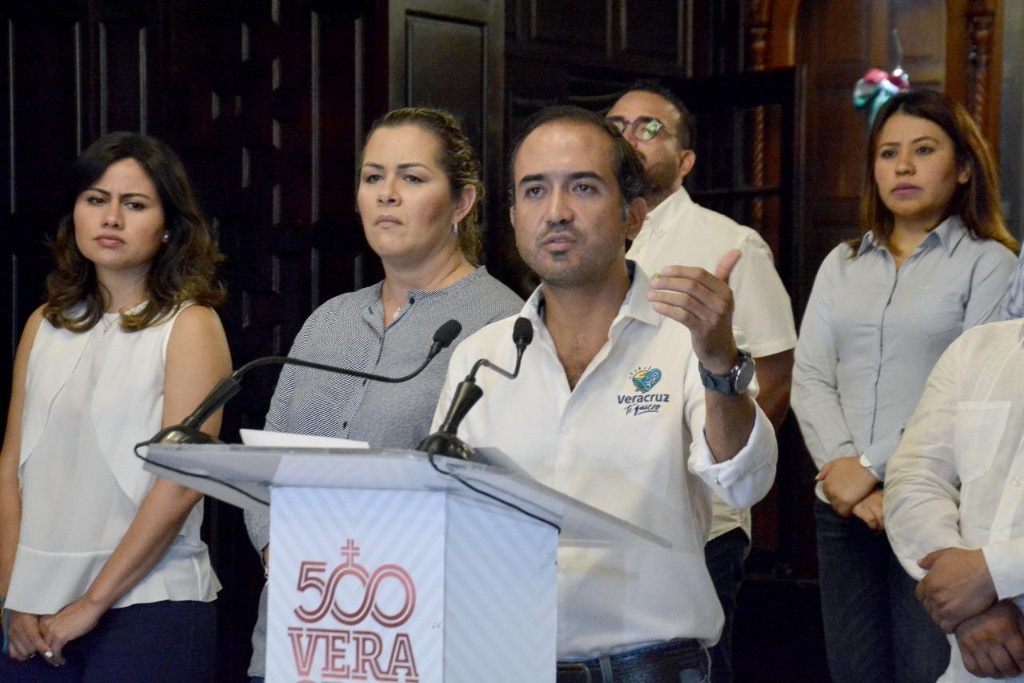 Imagen Alcalde de Veracruz exige retirar sellos de clausura del basurero municipal 