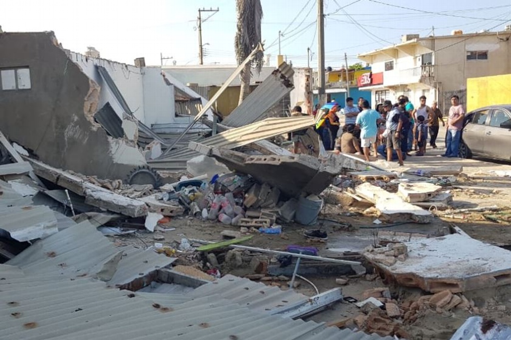 Imagen Desalojo termina en zafarrancho en Coatzacoalcos, Veracruz