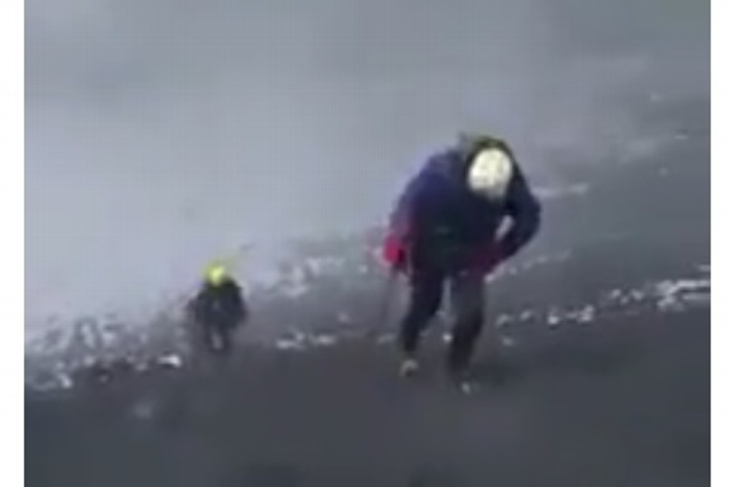 Imagen Captan en video a alpinistas en cráter del volcán Popocatépetl