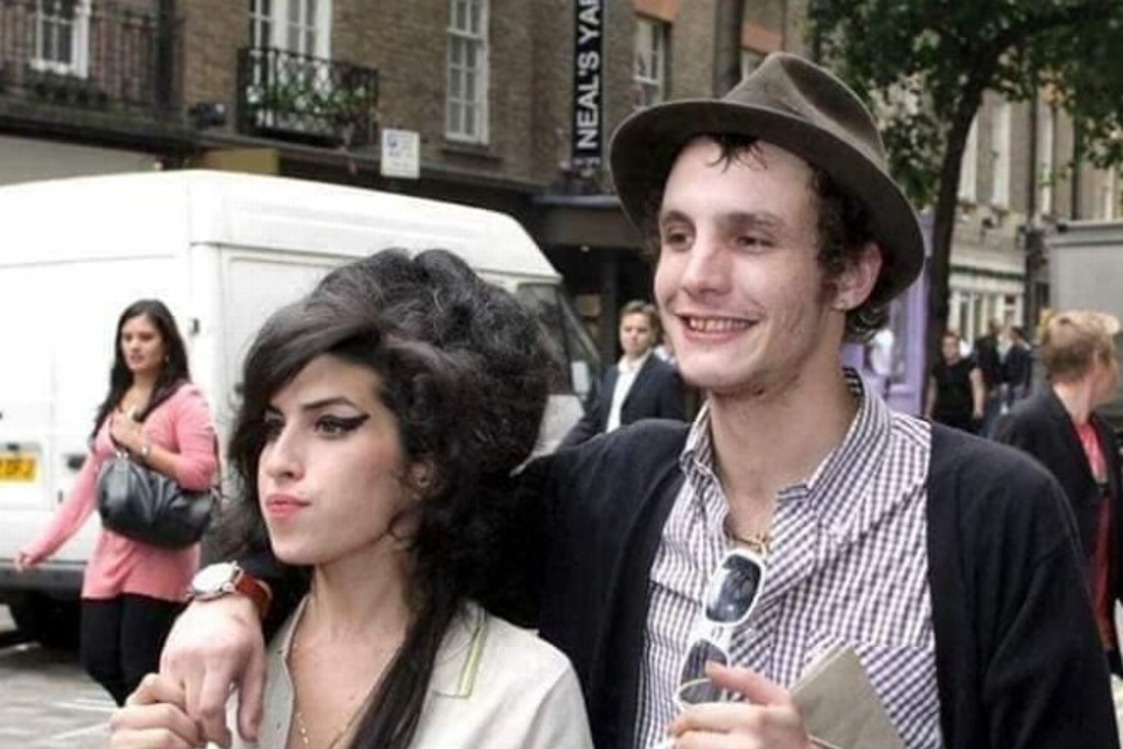 Imagen  Expareja de Amy Winehouse ofrece en venta fotos íntimas de la cantante