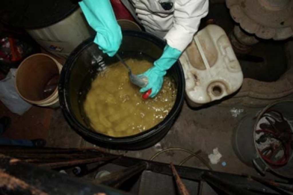 Imagen Dan golpe a laboratorios que fabricaban drogas en Michoacán