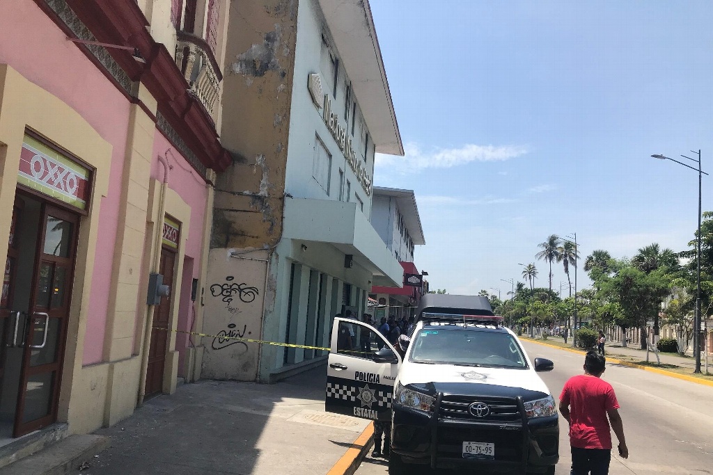 Imagen Presencia policiaca por robo en casa de empeños de Veracruz (+video) 