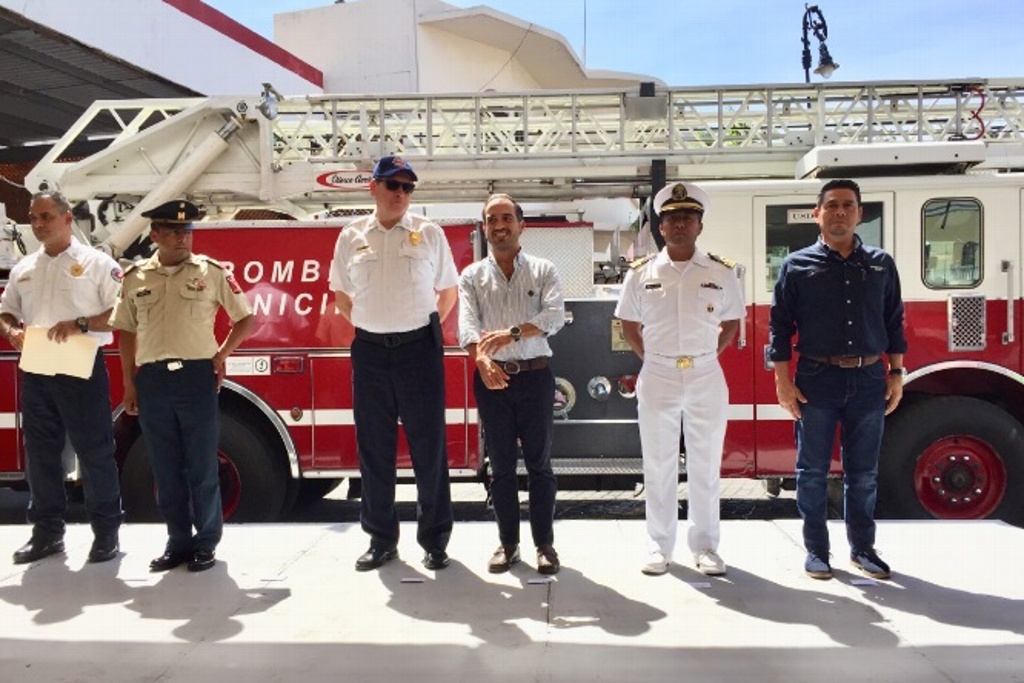 Imagen Compran camión cisterna de 7 mil litros para Bomberos de Veracruz
