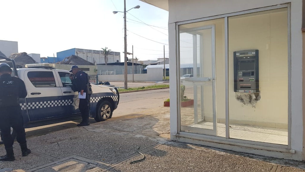 Imagen Intentan robar cajero automático en el malecón de Coatzacoalcos, Veracruz