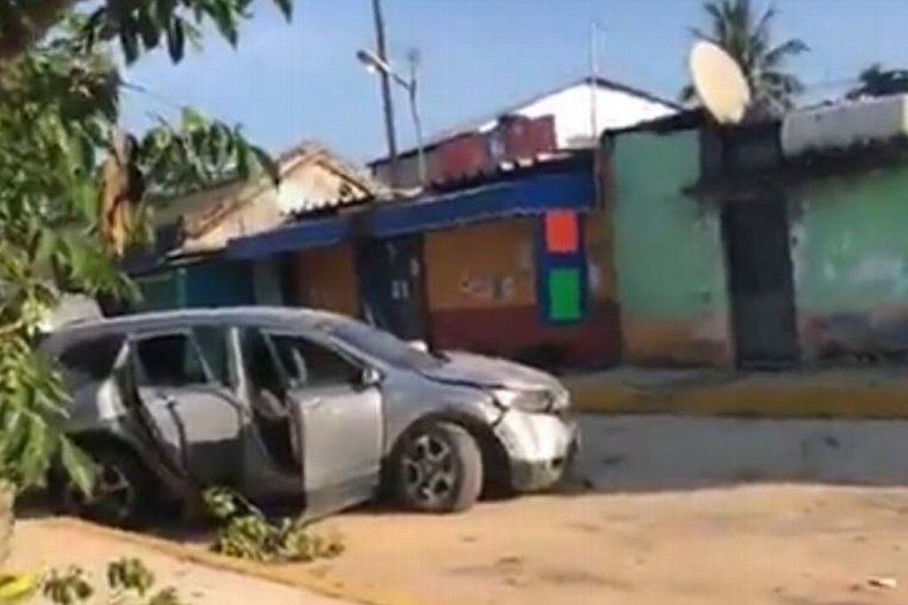 Imagen Enfrentamiento en Villa Juanita, Veracruz; asesinan a un abogado (+fotos)