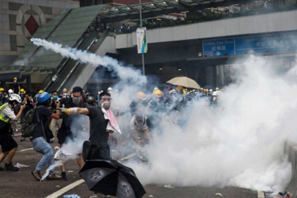 Imagen Policía de Hong Kong reprime a cientos de manifestantes