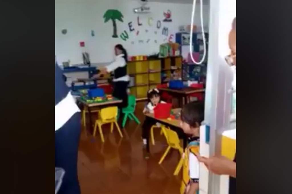 Imagen Niña se vuelve viral por pasársela 
