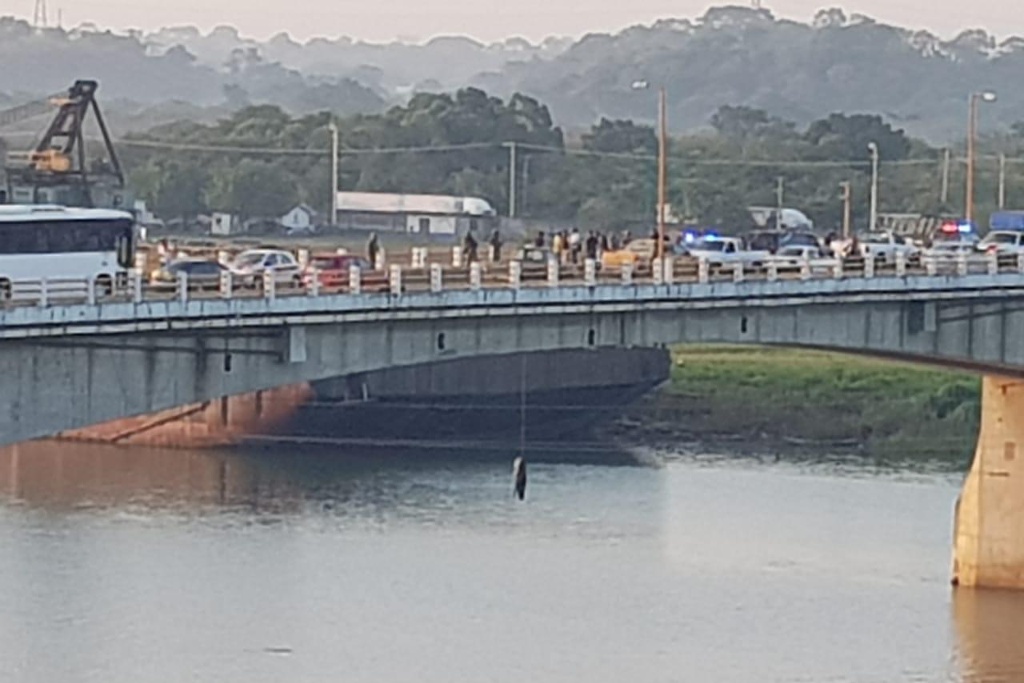 Imagen Aparece un hombre colgado en puente de Tuxpan, Veracruz