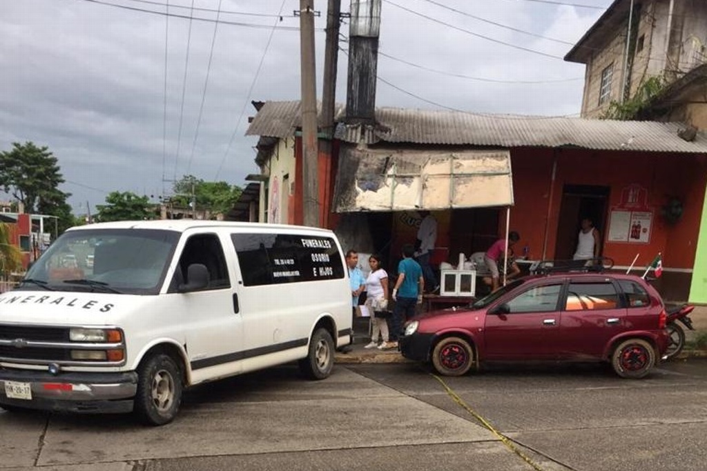 Imagen Matan a balazos a hombre en pollería de Acayucan, Veracruz