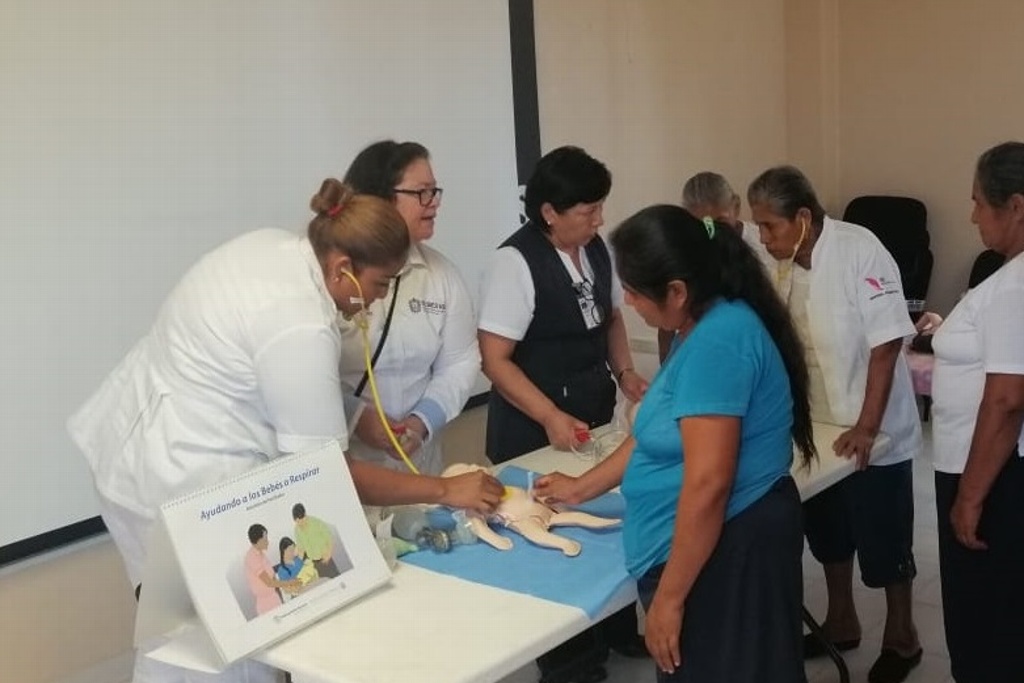 Imagen Certifica Secretaría de Salud a 22 parteras tradicionales en Tempoal, Veracruz