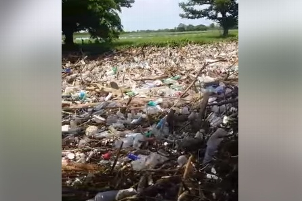 Imagen ¡Impresionante! El Río Blanco se llena de basura (+video)