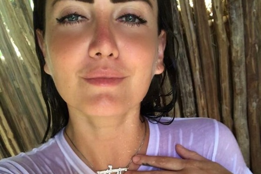 Imagen Revelan fotos de la detención de Celia Lora en Playa del Carmen (+fotos) 