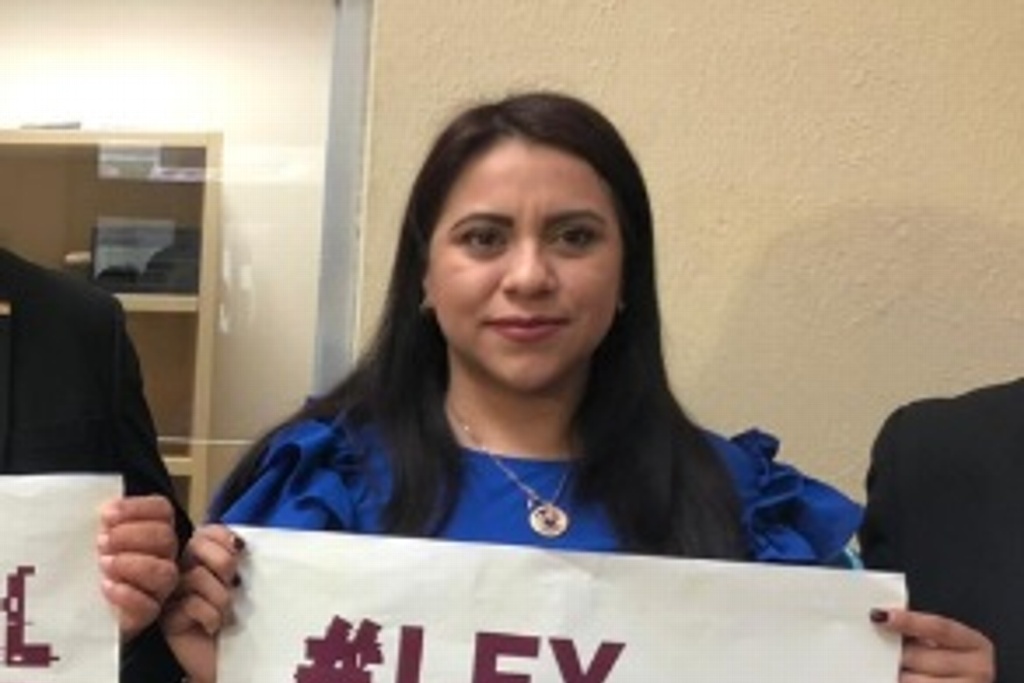 Imagen Sufre acoso por video íntimo; hoy una ley con su nombre se aprueba en 11 estados