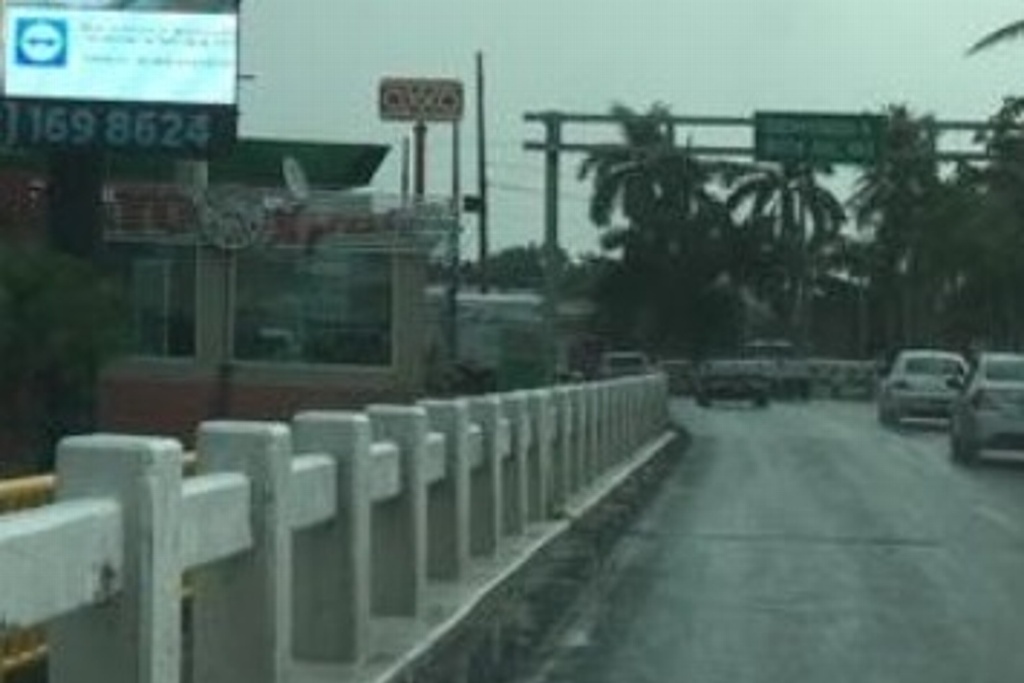 Imagen Exhiben imágenes porno en pantalla publicitaria de Boca del Río, Veracruz (+video)