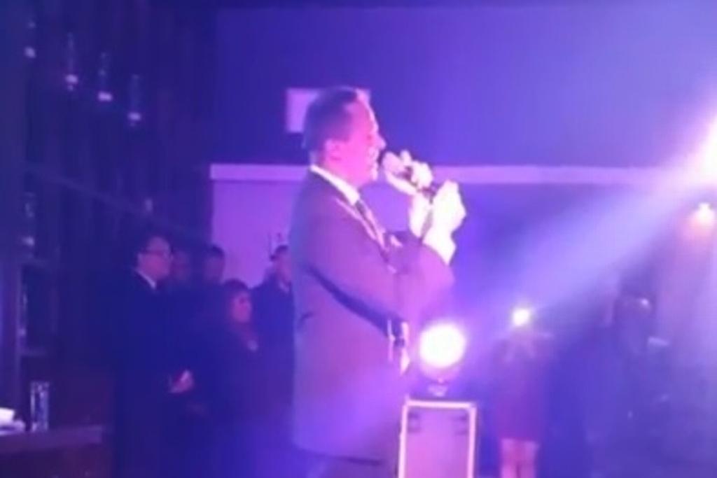 Imagen José Joel llora tras interpretar 'El Triste' (+Video)