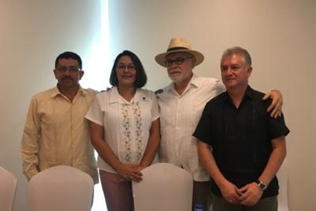 Imagen Vaca lechera tropical, cerdo lampiño y guajolote mexicano, especies en peligro de extinción 
