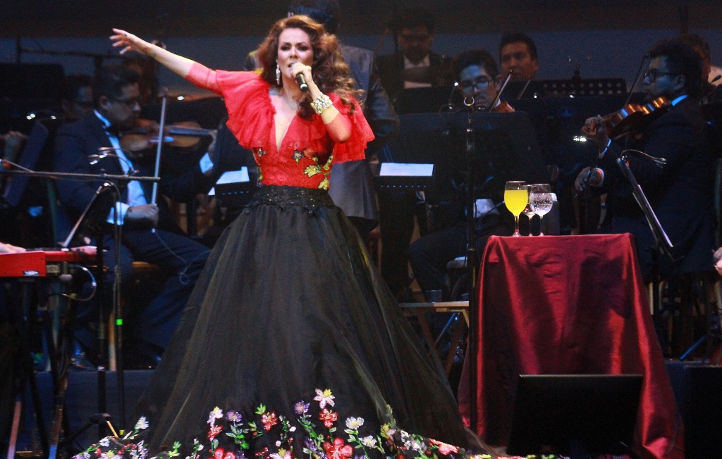 Imagen Edith Márquez se dice afortunada de cantar en 