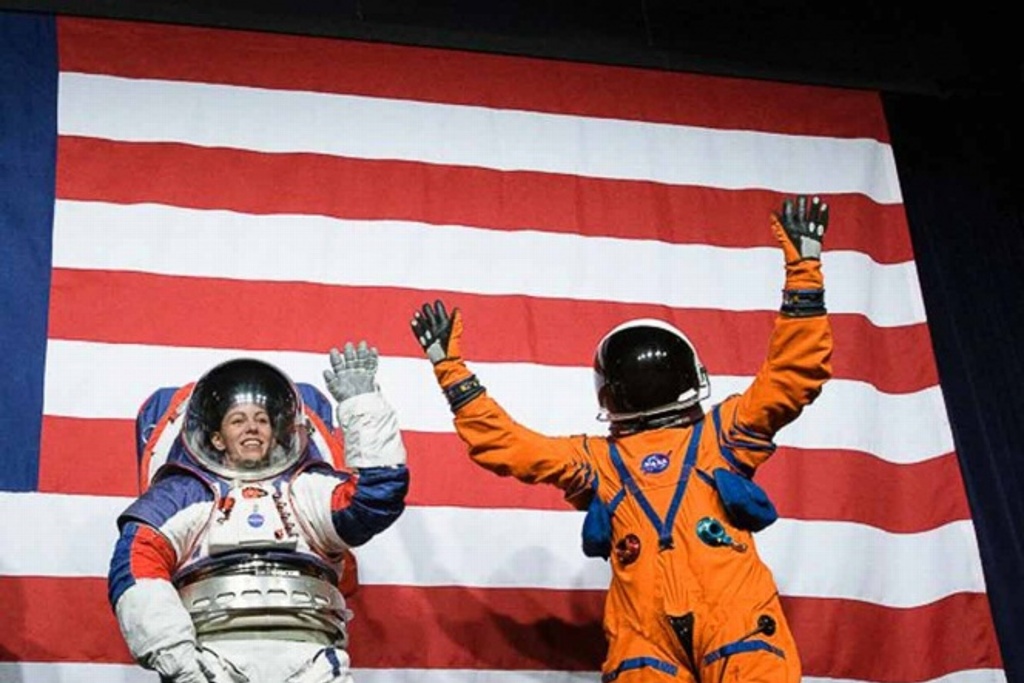Imagen  Astronautas estrenarán nuevos trajes en la Luna; tendrán mejor movilidad 